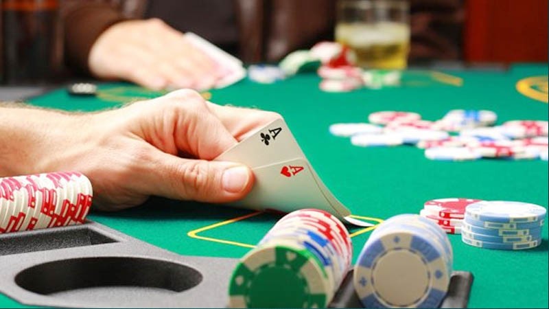 cách chơi poker cơ bản (luật chơi)